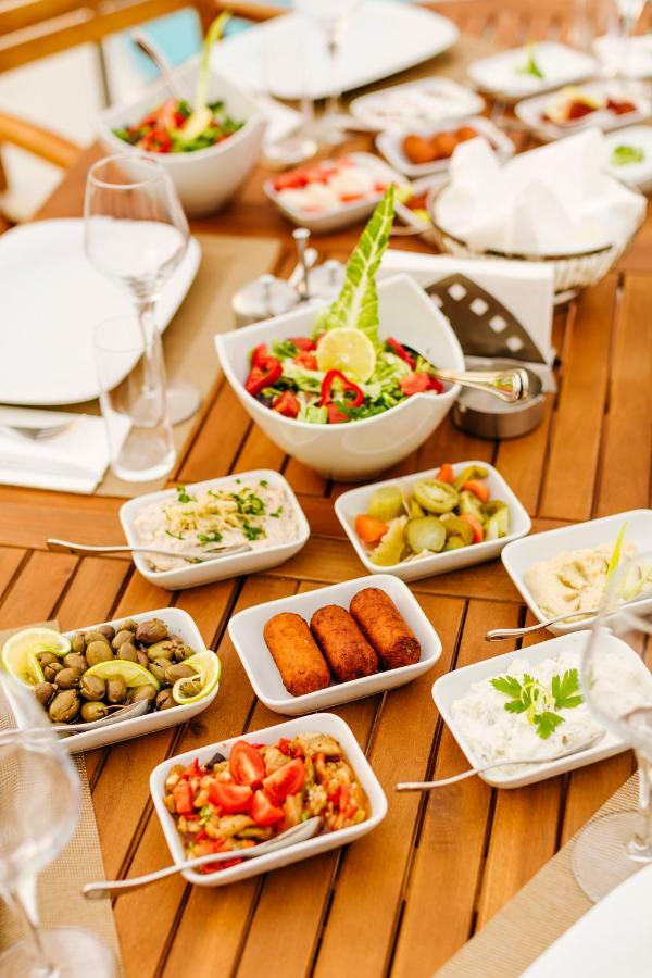 Malpas Hotel Agios Epiktitos Ngoại thất bức ảnh
