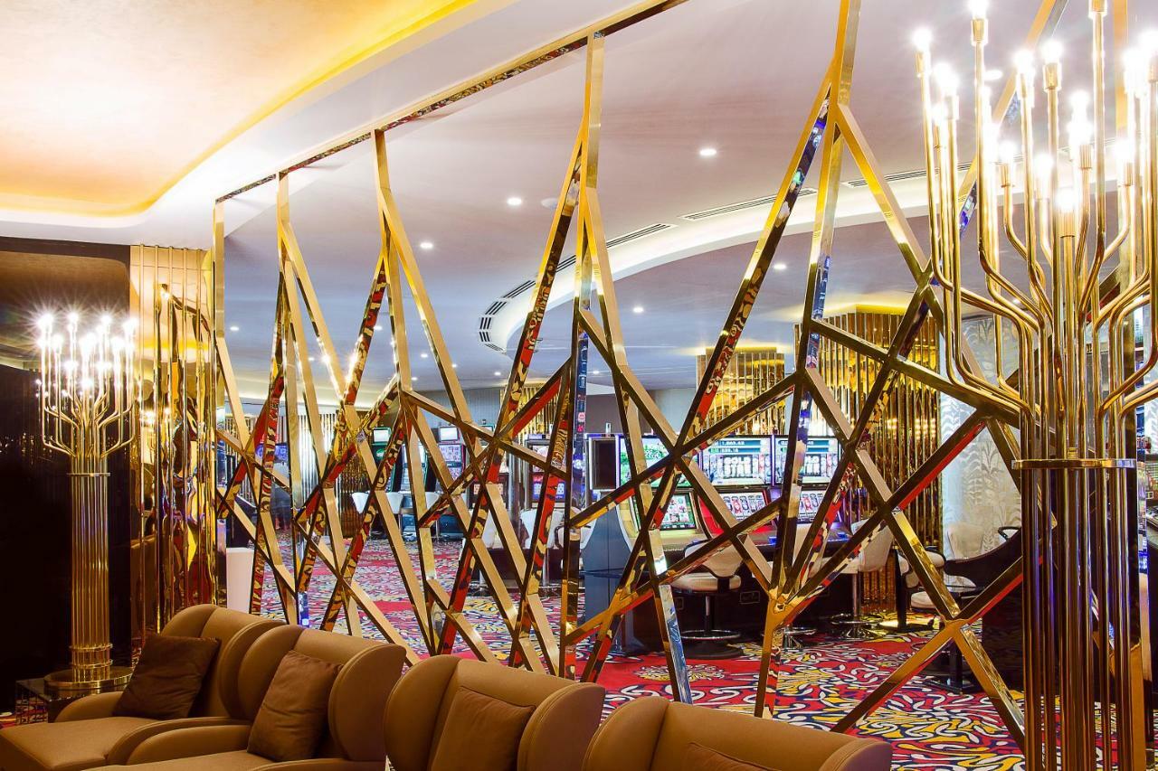 Malpas Hotel Agios Epiktitos Ngoại thất bức ảnh