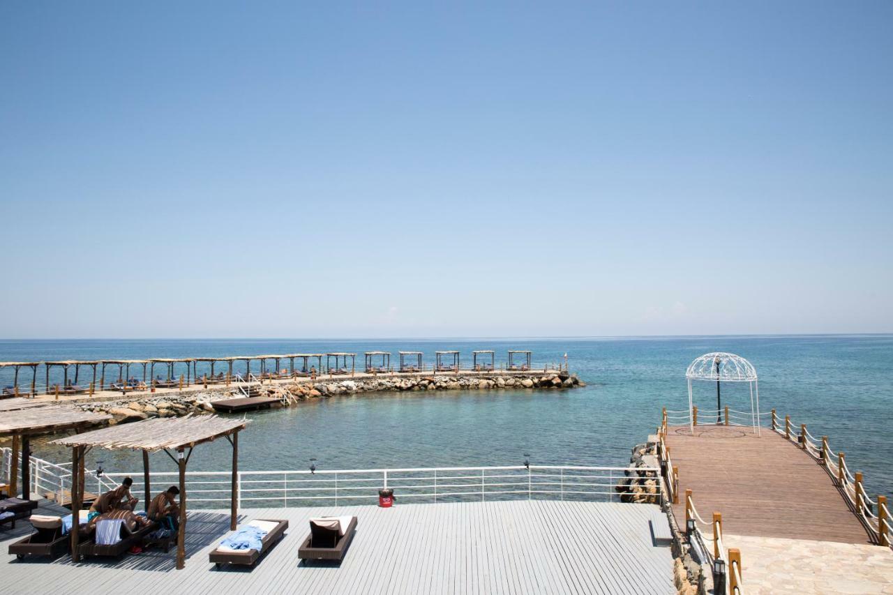 Malpas Hotel Agios Epiktitos Ngoại thất bức ảnh
