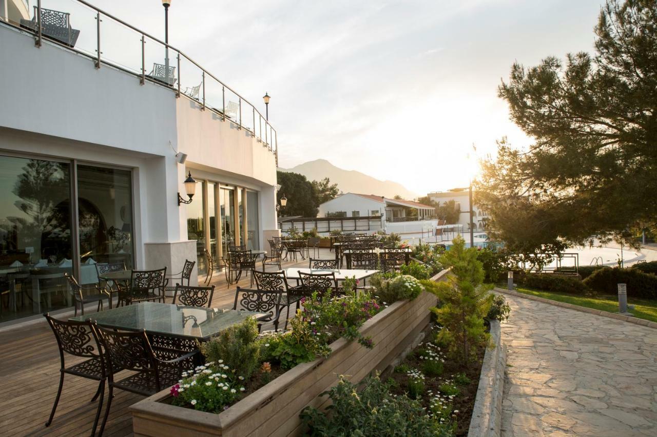 Malpas Hotel Agios Epiktitos Ngoại thất bức ảnh