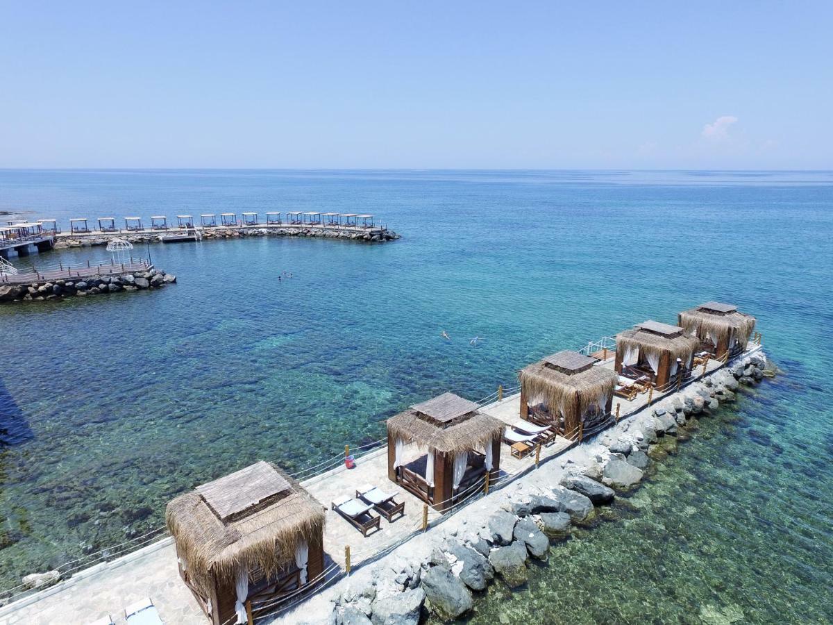 Malpas Hotel Agios Epiktitos Ngoại thất bức ảnh