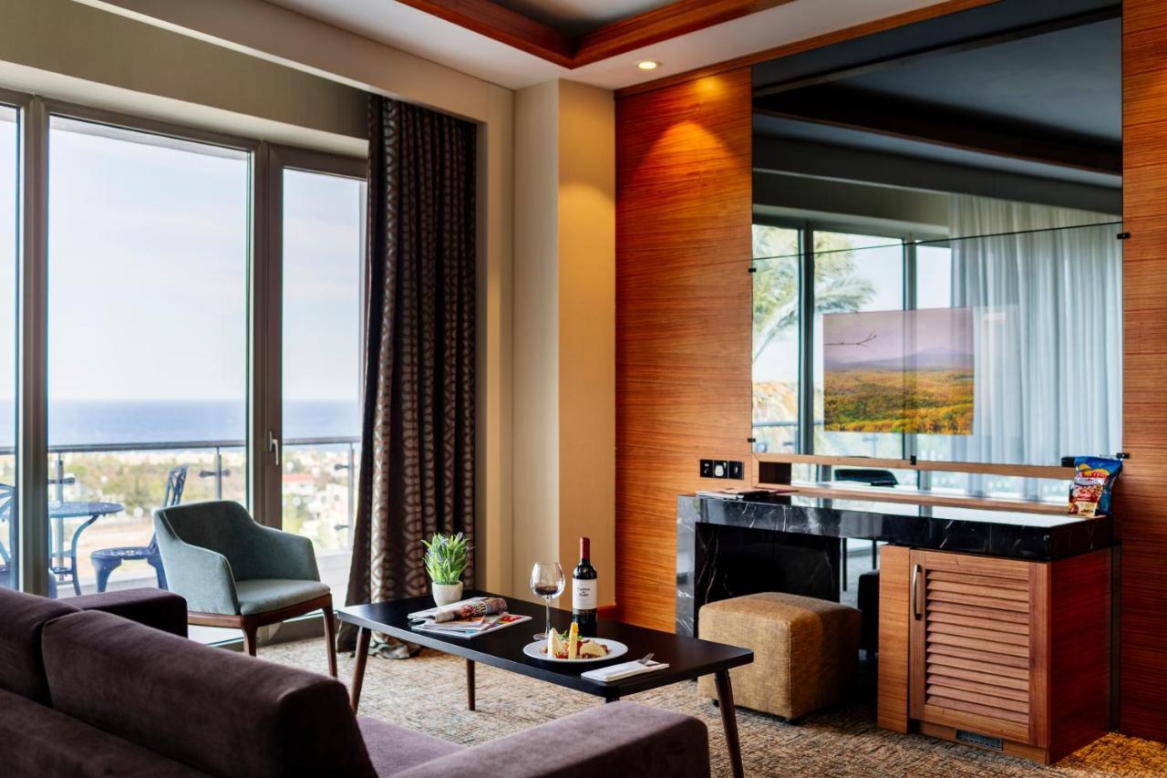 Malpas Hotel Agios Epiktitos Ngoại thất bức ảnh